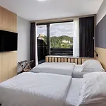 Kompas 4*