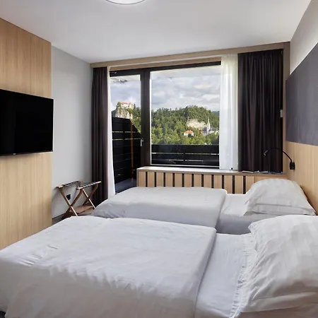 Kompas Otel 4*