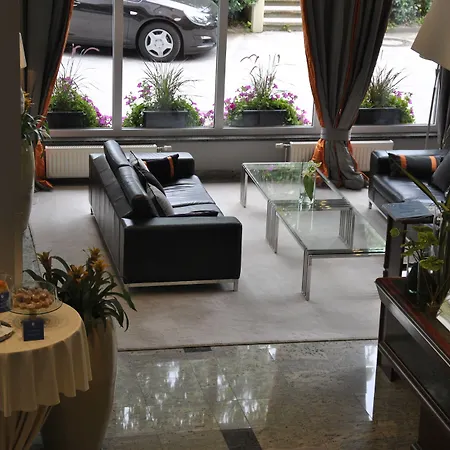 Kompas 4*