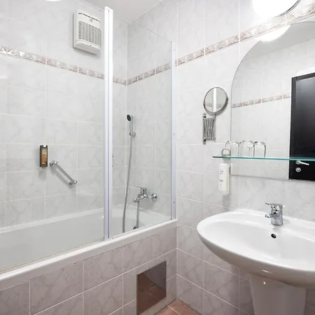 Kompas Hotel 4*