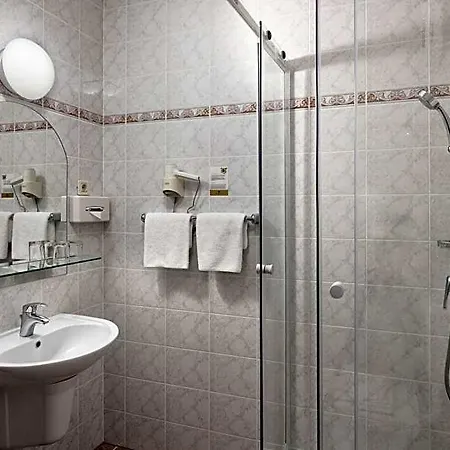 Kompas Hotel 4*