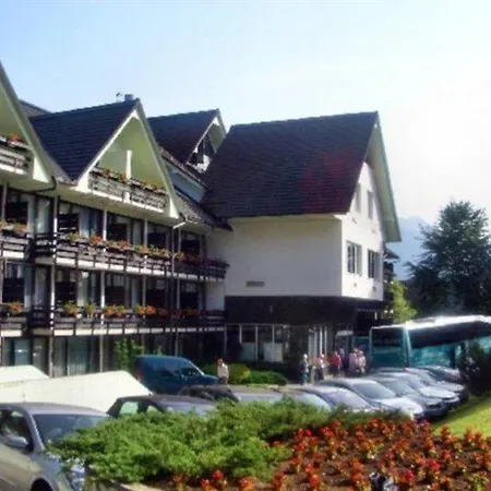 Hotel Kompas 4*