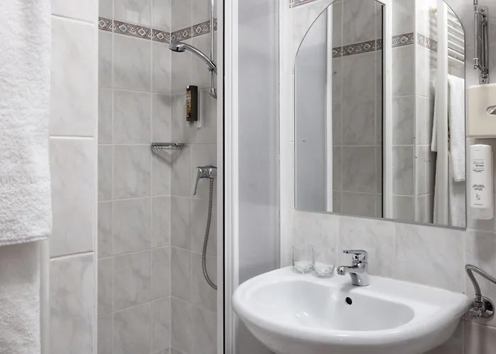 コンパス ホテル ブレッド